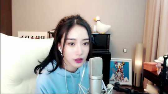 长发女孩儿 2018-09-10 22点场