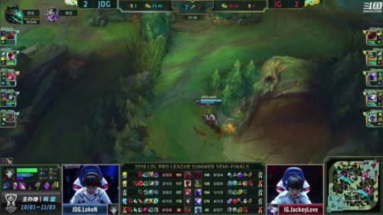 我在斗鱼看英雄联盟官方赛事直播英雄联盟