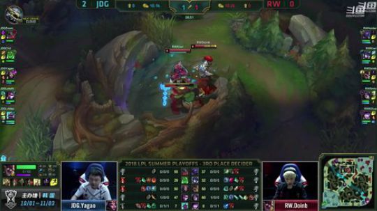 我在斗鱼看英雄联盟官方赛事直播英雄联盟