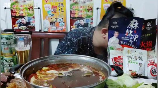 深夜:辣汤排骨火锅 2018-09-15 21点场