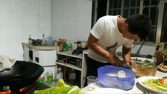 晚上8点抽iphoneXS、XR 2018-09-19 18点场