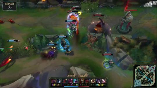 我在斗鱼看英雄联盟官方赛事直播英雄联盟