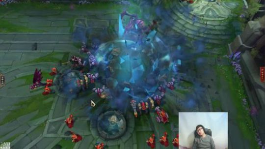 我在斗鱼看东北大鹌鹑直播英雄联盟