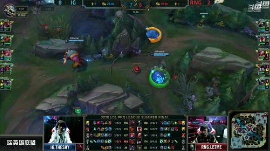 我在斗鱼看英雄联盟官方赛事直播英雄联盟