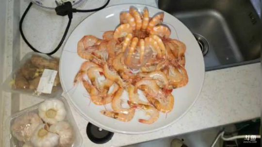 县城接陈哥送小乐。 2018-09-25 13点场