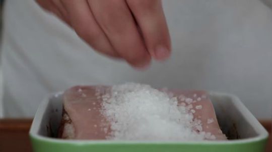 【美食教程】中式脆皮五花肉——COOK WITH ME.