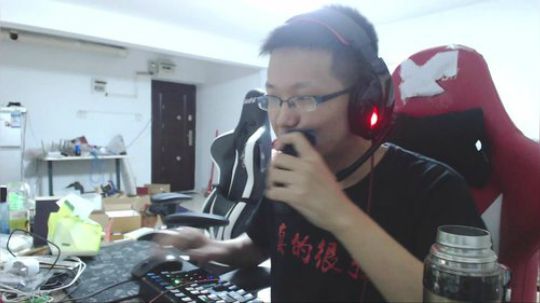 这就是我喜欢的昵称哦发布了一个斗鱼视频2018-09-27