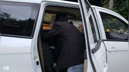 晚上八点半pk 2018-09-27 18点场