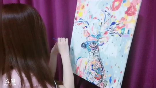 娜娜：今天画11小时了你们国庆的礼物快好 2018-09-28 21点场