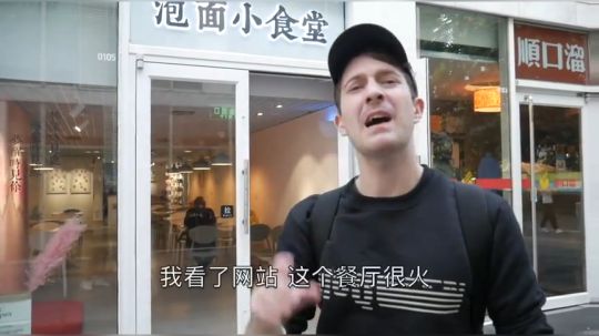 卖方便面也能开餐厅？挑战最辣的双倍辣火鸡面！