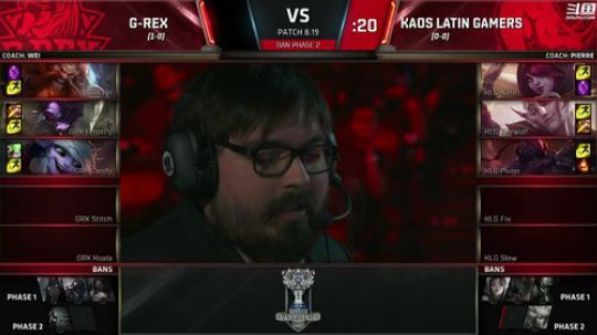 我在斗鱼看英雄联盟官方赛事直播英雄联盟