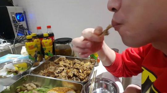 大鹏7889发布了一个斗鱼视频2018-10-13