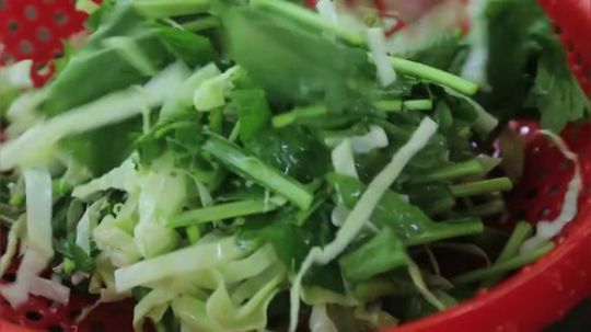 【荒野小姐姐】~小姐姐的美味炒泡面~