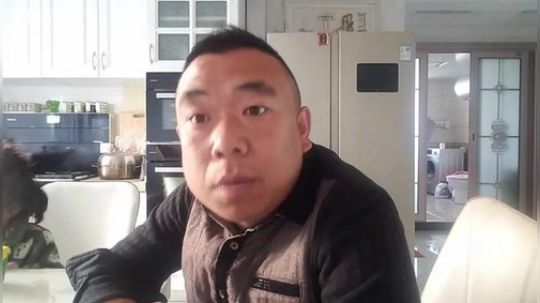 我在斗鱼看主播小黑亮亮直播美食