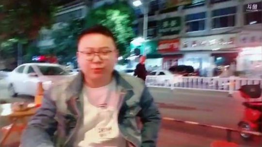 【网恋夫妻】民族舞课，吃点东西，逛逛 2018-10-13 20点场