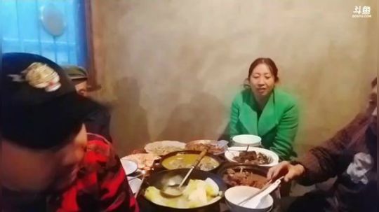 上山做饭第238家Hi~ o(*￣▽￣* 2018-10-14 18点场