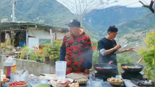 上山做饭第238家Hi~ o(*￣▽￣* 2018-10-14 14点场