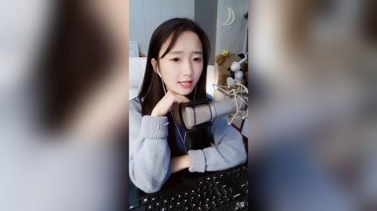 登月团丶离去发布了一个斗鱼视频2018-10-17