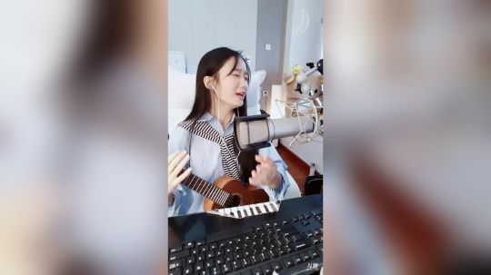 光辉晨少发布了一个斗鱼视频2018-10-18