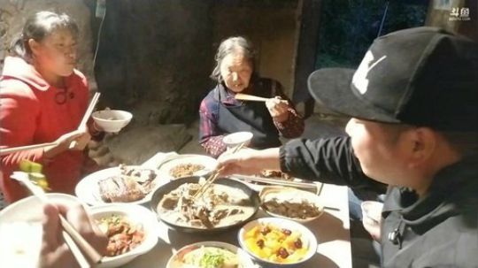 高山人家，乡民的晚餐 2018-10-18 18点场