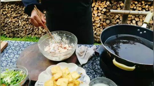 今天上山做饭饭啦（∩▽∩） 2018-10-20 16点场