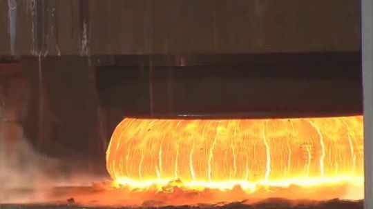 超级大月饼是如何炼成的？试看震撼人心的制作过程！