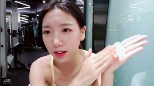 HHHISHHH发布了一个斗鱼视频2018-10-22