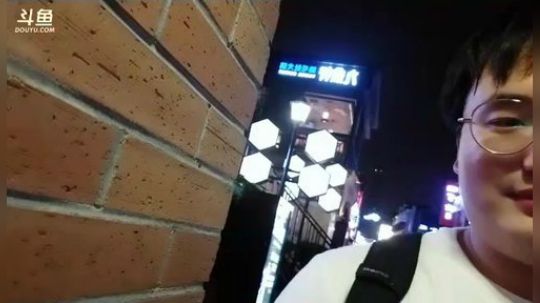 我本善良72发布了一个斗鱼视频2018-10-22