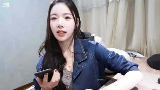 HHHISHHH发布了一个斗鱼视频2018-10-22