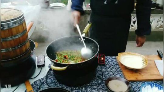 高山人家乡民的晚餐（∩▽∩） 2018-10-22 17点场