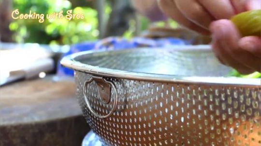 【荒野小姐姐】~小姐姐的酸菜炖大肠~