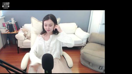 龙马精神之神笔马龙发布了一个斗鱼视频2018-10-23