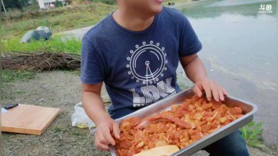 钓鱼，烧烤之旅。 2018-10-23 13点场