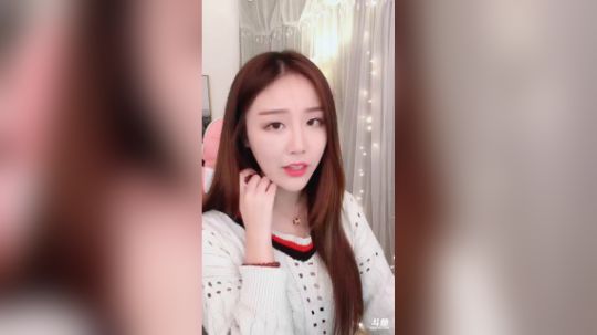 我在斗鱼看菁菁Krystal直播颜值