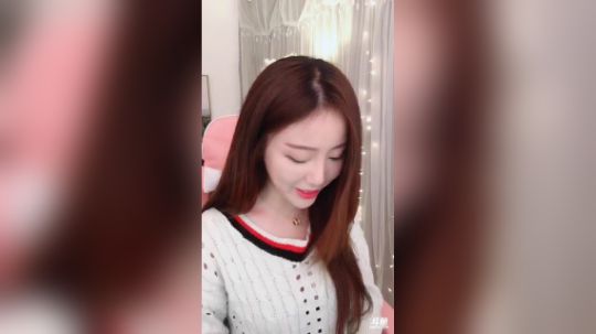 我在斗鱼看菁菁Krystal直播颜值