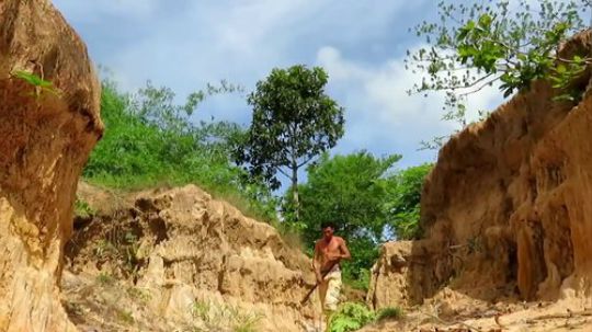 【荒野美食】单挑科莫多巨蜥，为了吃，无所畏惧