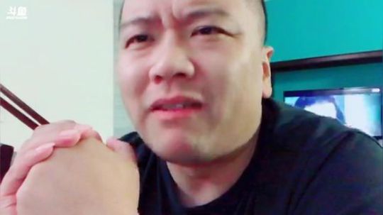 我在斗鱼看加拿大飞哥直播户外