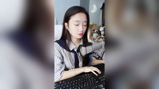 登月团丶离去发布了一个斗鱼视频2018-10-26