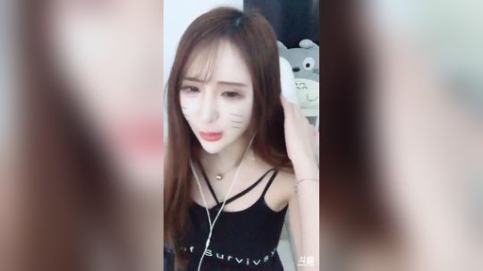 登月团丶离去发布了一个斗鱼视频2018-10-27