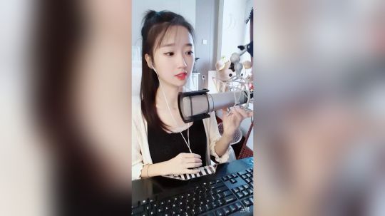 登月团丶离去发布了一个斗鱼视频2018-10-28