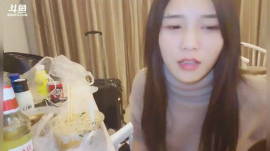 肖淑洁生命中的光和盐发布了一个斗鱼视频2018-10-28