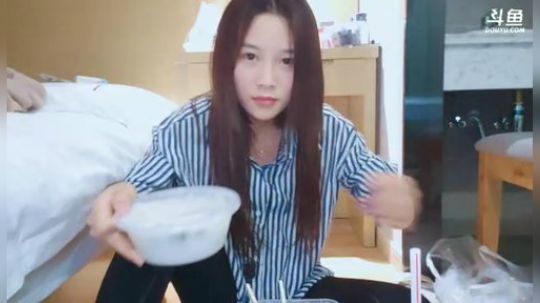 肖淑洁生命中的光和盐发布了一个斗鱼视频2018-10-28
