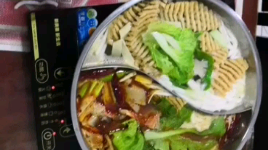 冬天吃火锅，爽滴一批[色][色][色]最爱(⑉°з°)-♡