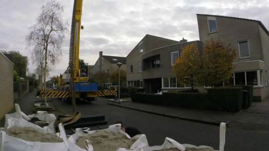 改造临河的乡村小后院