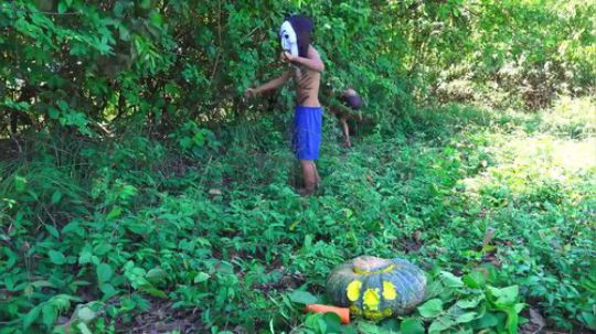 【荒野虫哥】~虫哥的万圣节大餐~