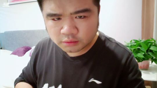 拖拖拉拉斯基发布了一个斗鱼视频2018-10-30