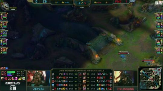 我在斗鱼看英雄联盟官方赛事直播英雄联盟