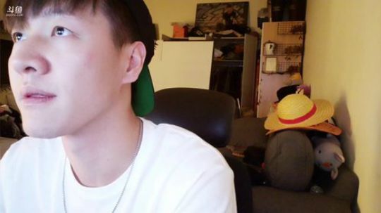 HHHISHHH发布了一个斗鱼视频2018-11-02