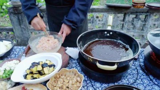 今天上山做饭 2018-11-01 16点场