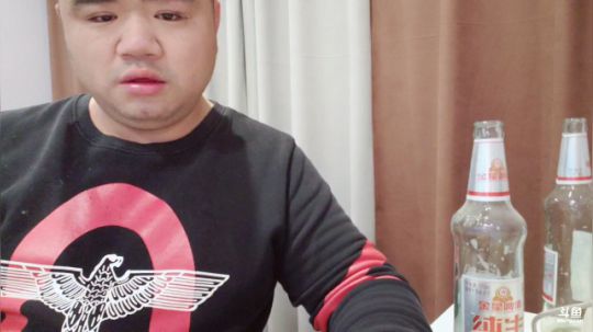 我在斗鱼看做个疯子直播户外
